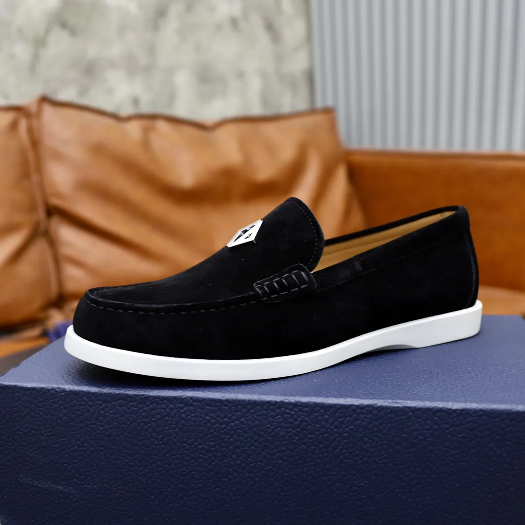 Ex-factory price: 540🙅‍♂️🙅‍♂️🙅‍♂️ Brand: Dior DIOR Standard code: Men's code 38/44 (45 can be customized) Grade: Same as the official website Material: Original cowhide stitching, cowhide lining, original TPU wear-resistant soft outsole Style categories: Leisure and sports version, footwear for driving, young fashion, European and American trends, British style Color: actual picture color